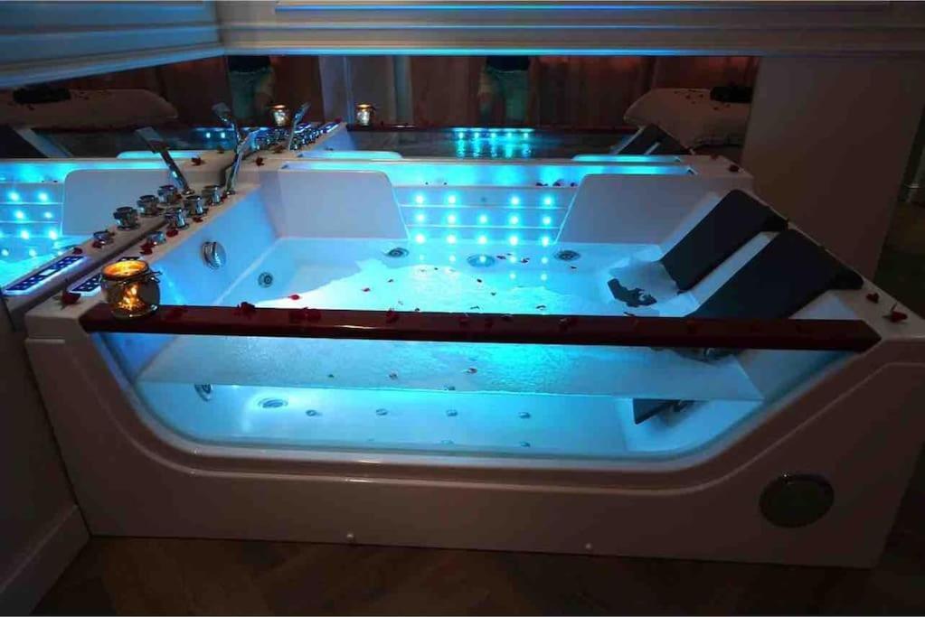 Apartament Glamour Prywatne Jacuzzi Starowislna คราคูฟ ภายนอก รูปภาพ